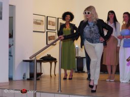 Fashion Show in der Contemplor Galerie Wien am 16. 03. 2024